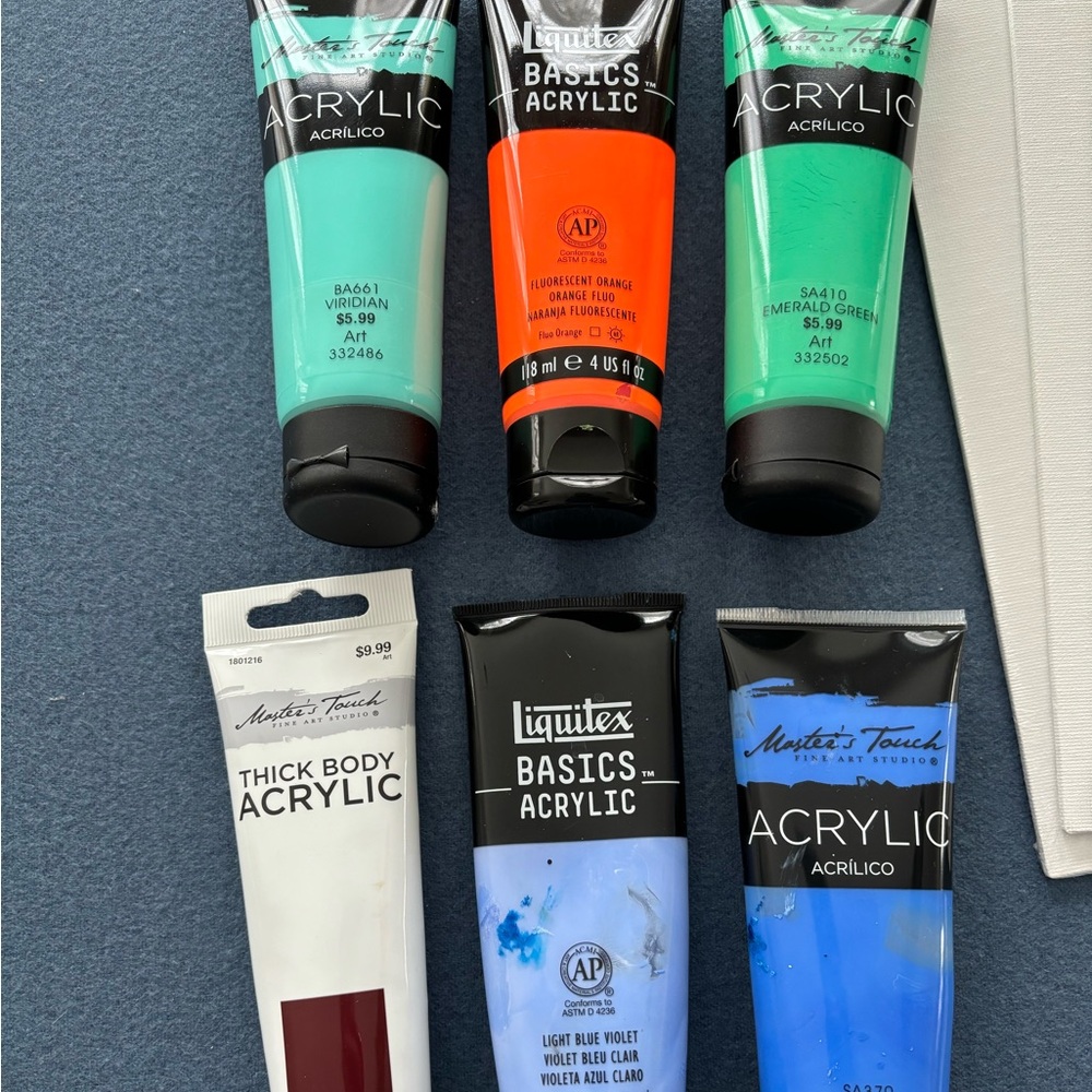 Acrylic paint bundle - Picture 2 of 4